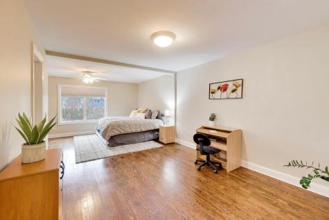 1604 Pleasant Court Libertyville IL 60048