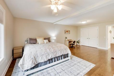 1604 Pleasant Court Libertyville IL 60048