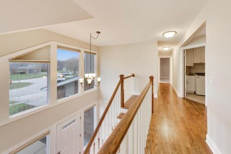 1604 Pleasant Court Libertyville IL 60048