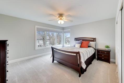 1604 Pleasant Court Libertyville IL 60048