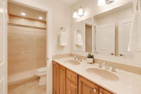 1604 Pleasant Court Libertyville IL 60048