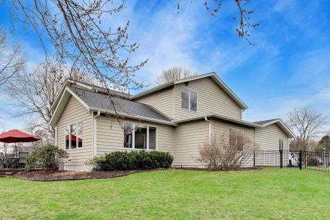 1604 Pleasant Court Libertyville IL 60048
