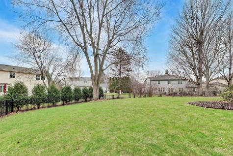 1604 Pleasant Court Libertyville IL 60048