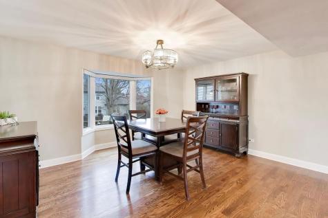 1604 Pleasant Court Libertyville IL 60048