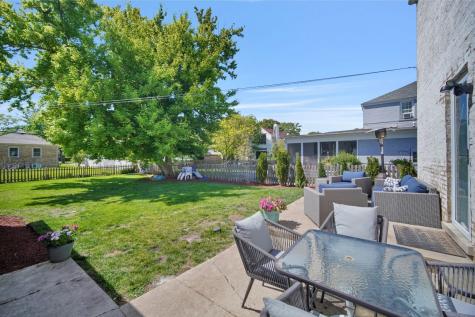 6 Iroquois Drive Clarendon Hills IL 60514