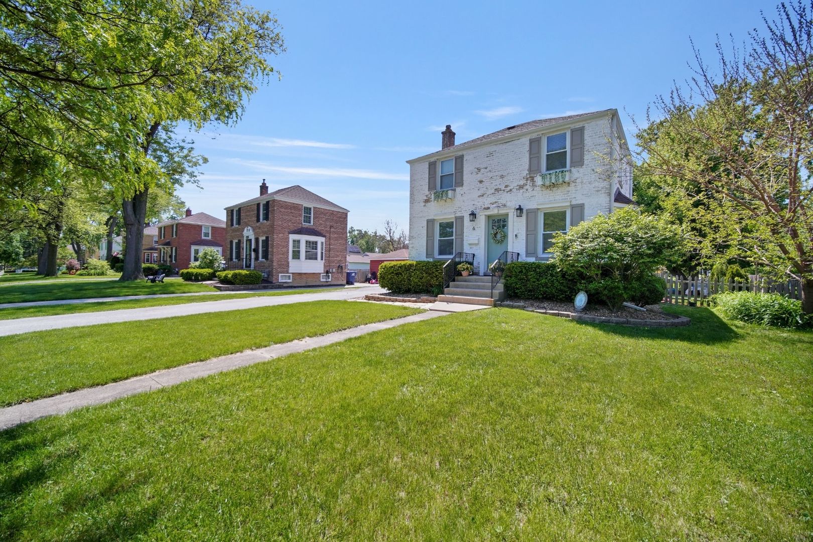 6 Iroquois Drive Clarendon Hills IL 60514