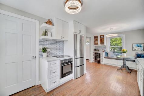 6 Iroquois Drive Clarendon Hills IL 60514