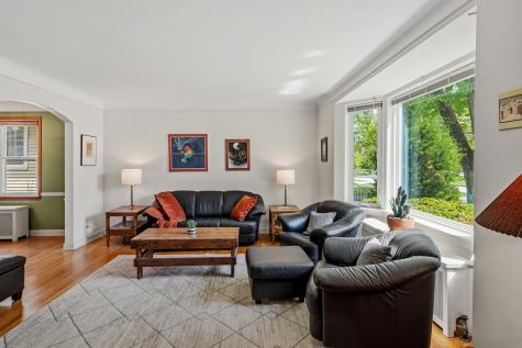 204 Parkview Road Riverside IL 60546
