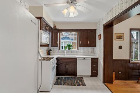 204 Parkview Road Riverside IL 60546