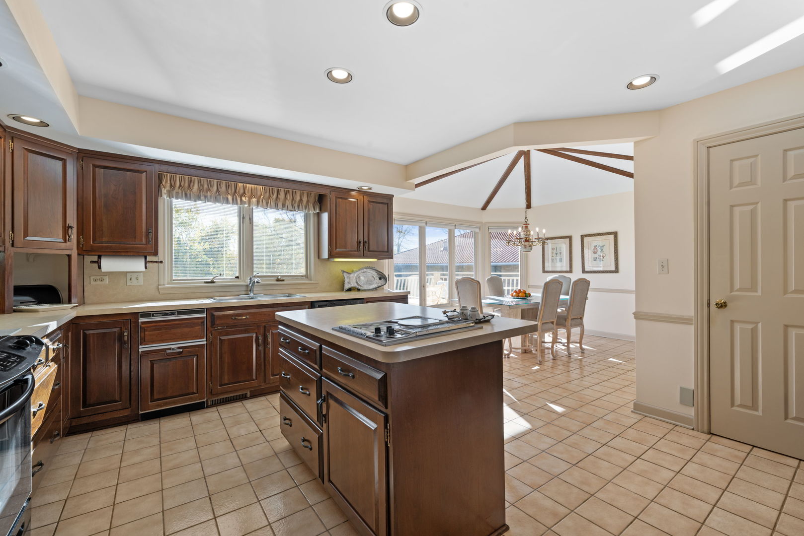 2016 Midwest Club Parkway Oak Brook IL 60523
