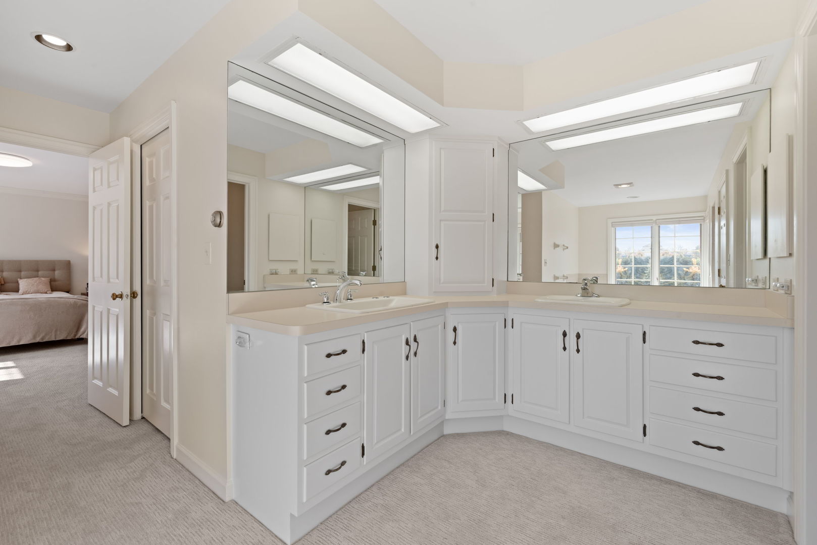 2016 Midwest Club Parkway Oak Brook IL 60523