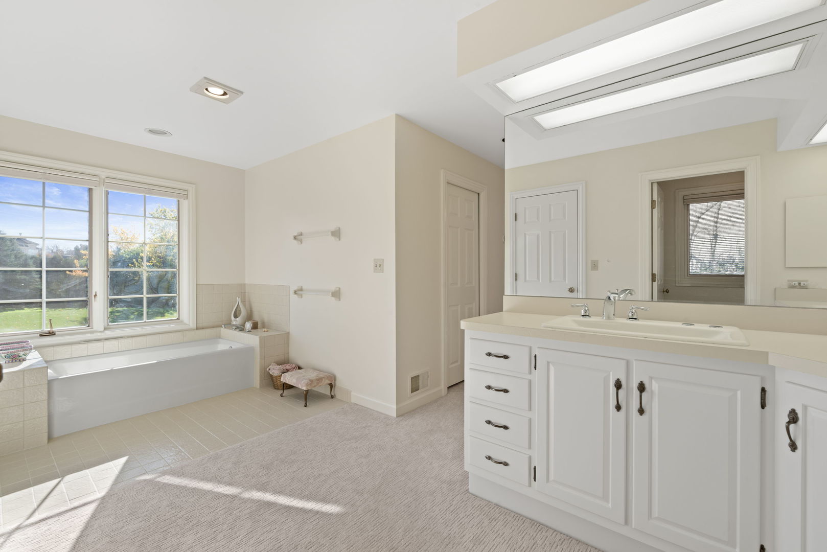 2016 Midwest Club Parkway Oak Brook IL 60523