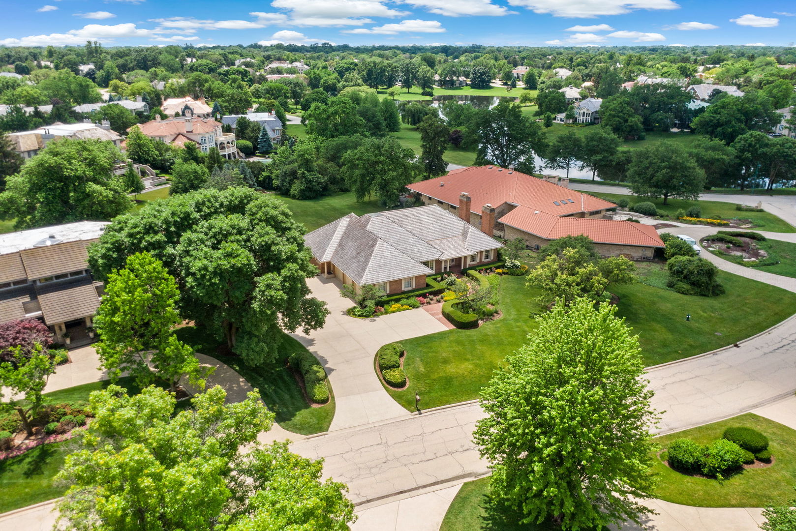 2016 Midwest Club Parkway Oak Brook IL 60523