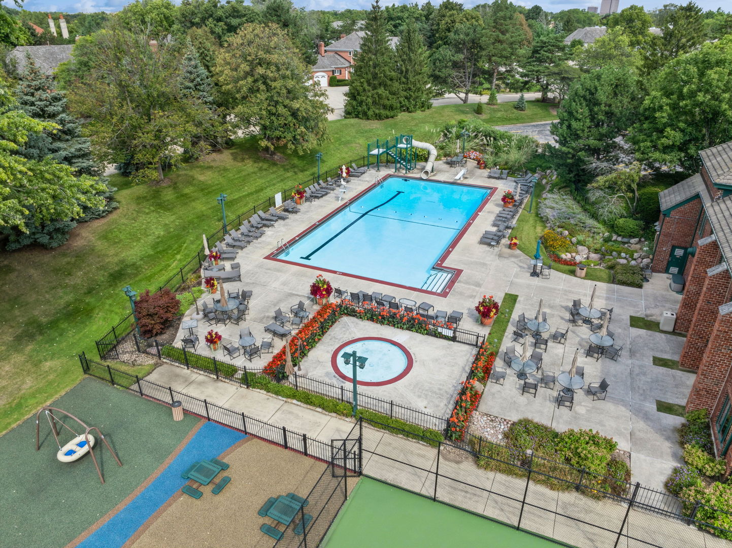 2016 Midwest Club Parkway Oak Brook IL 60523