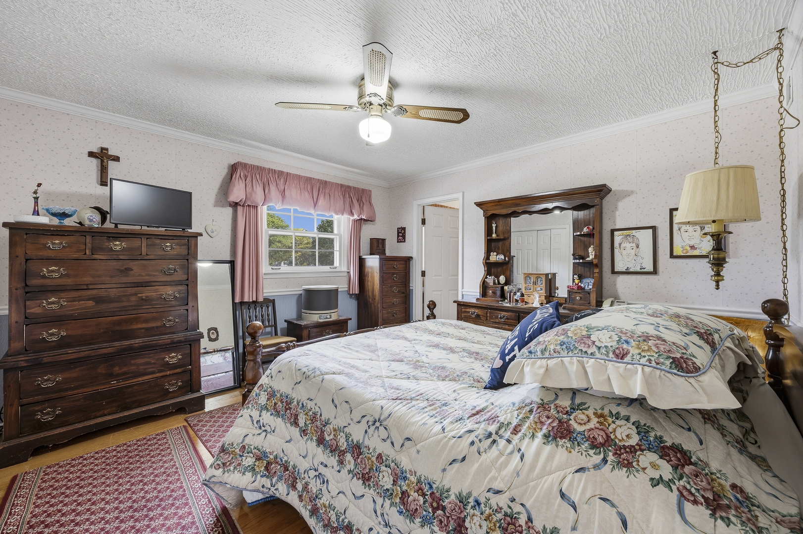 27W231 Bolles Avenue Winfield IL 60190