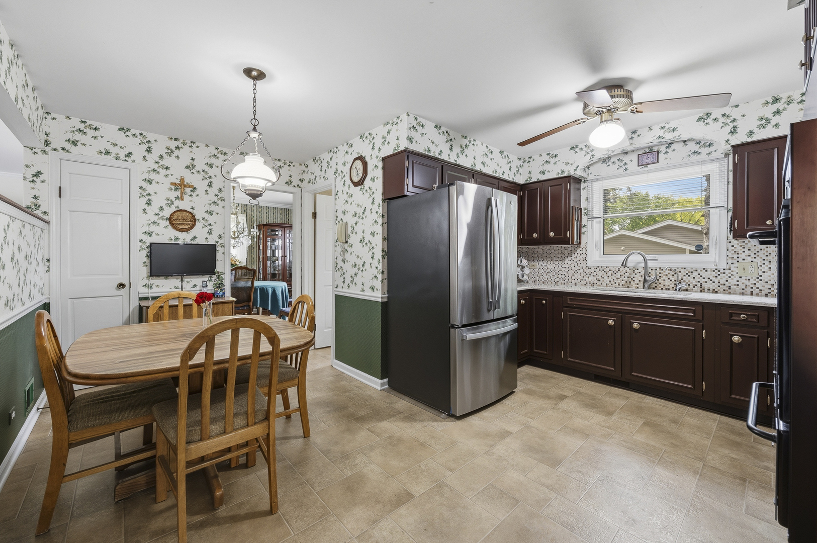 27W231 Bolles Avenue Winfield IL 60190