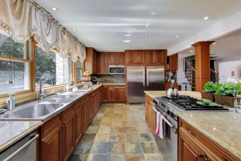 26811 North Oakdale Lane Mundelein IL 60060