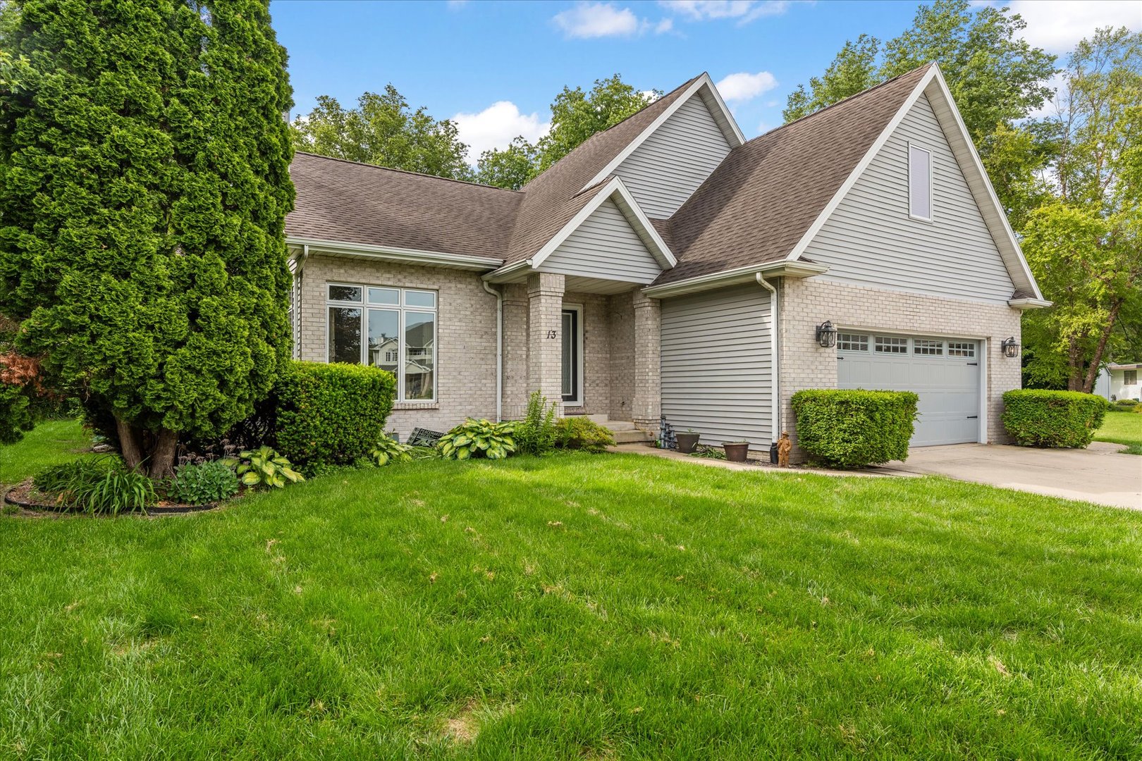 13 Corrine Court Monticello IL 61856
