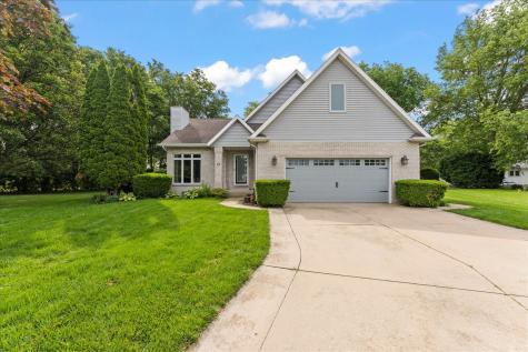 13 Corrine Court Monticello IL 61856