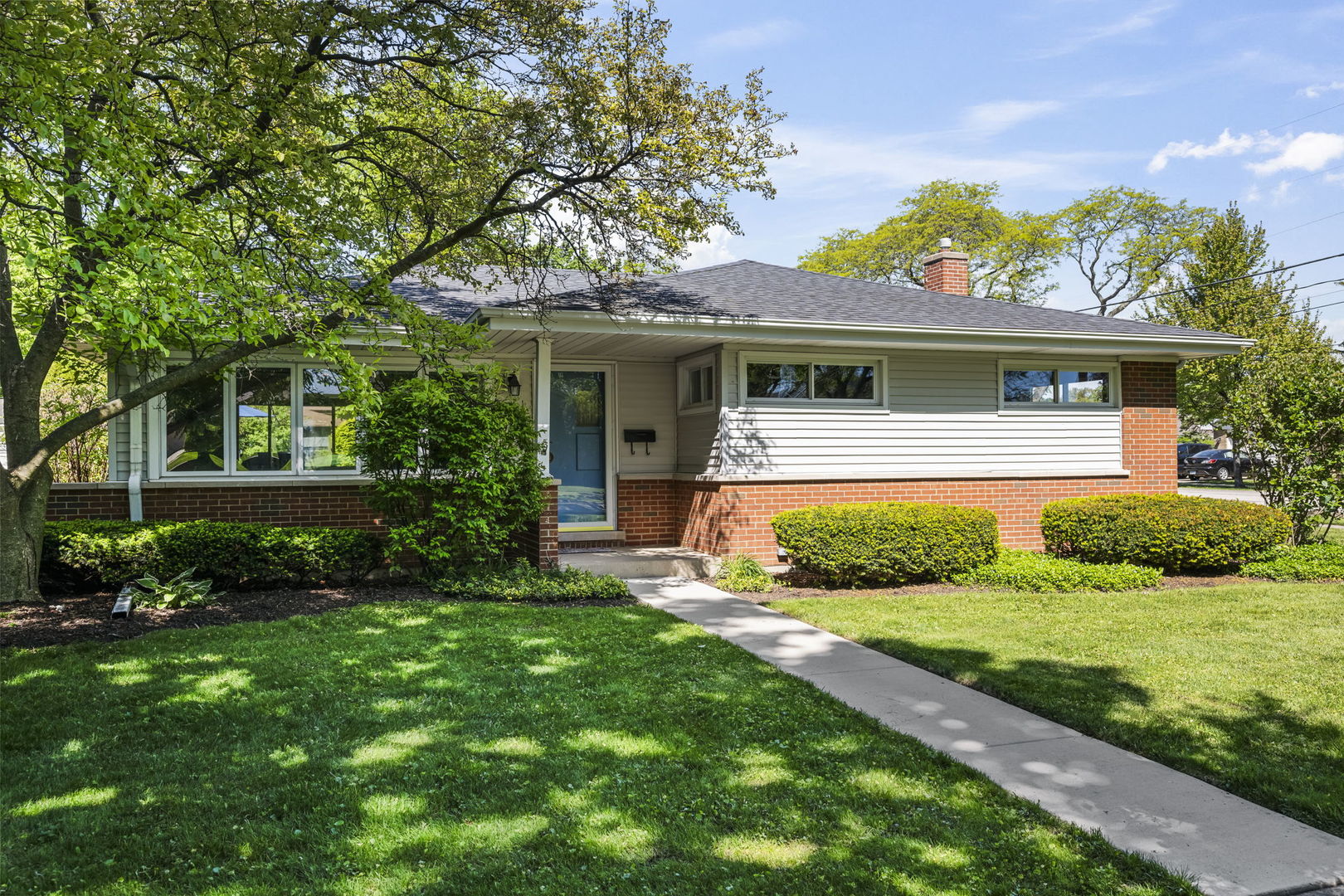 132 North Phelps Avenue Arlington Heights IL 60004