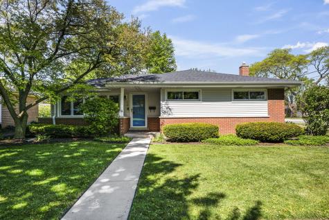 132 North Phelps Avenue Arlington Heights IL 60004