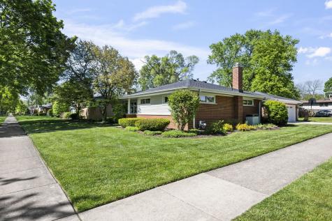 132 North Phelps Avenue Arlington Heights IL 60004