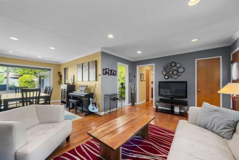 132 North Phelps Avenue Arlington Heights IL 60004