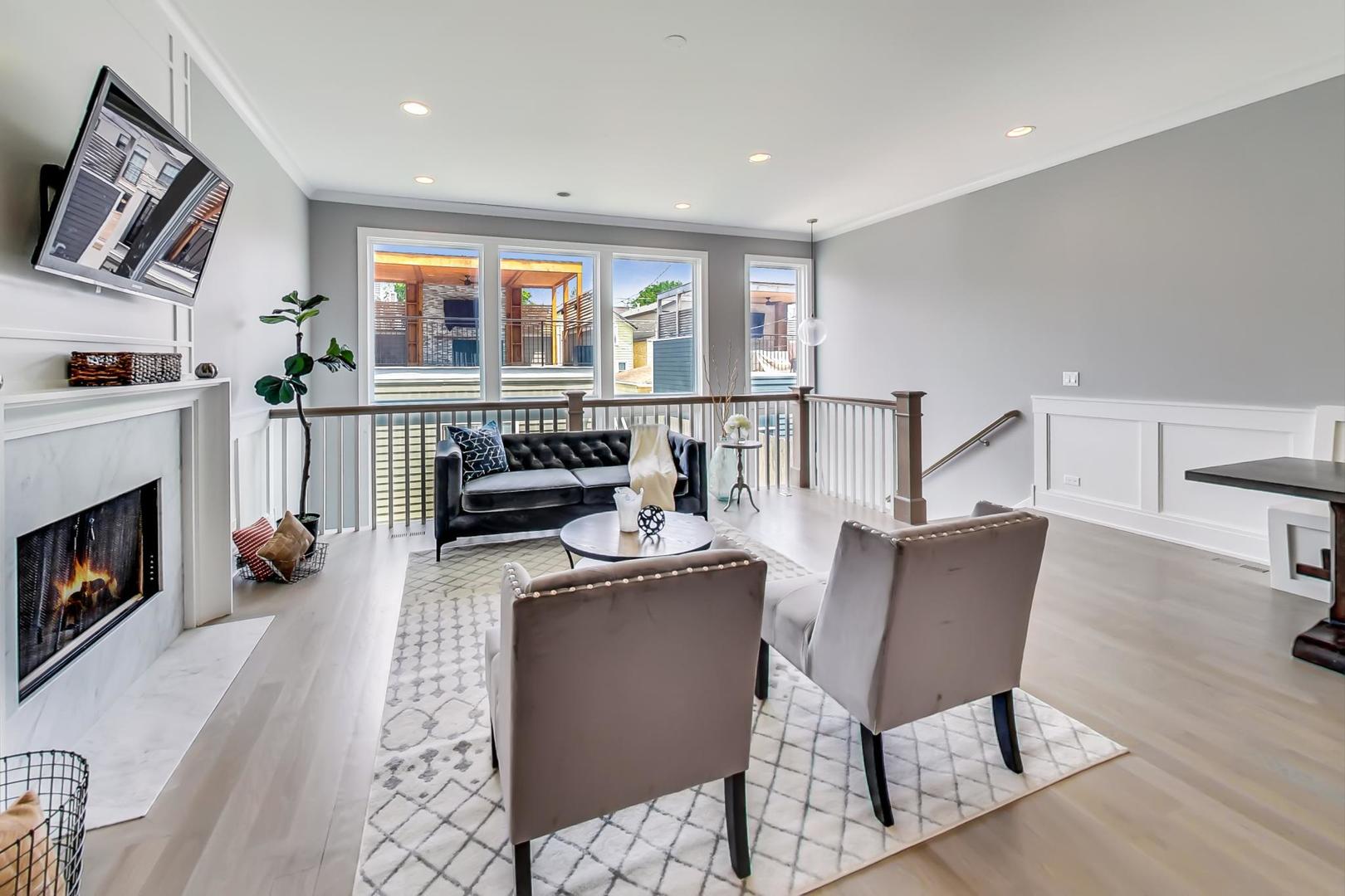 3625 North Campbell Avenue Chicago IL 60618