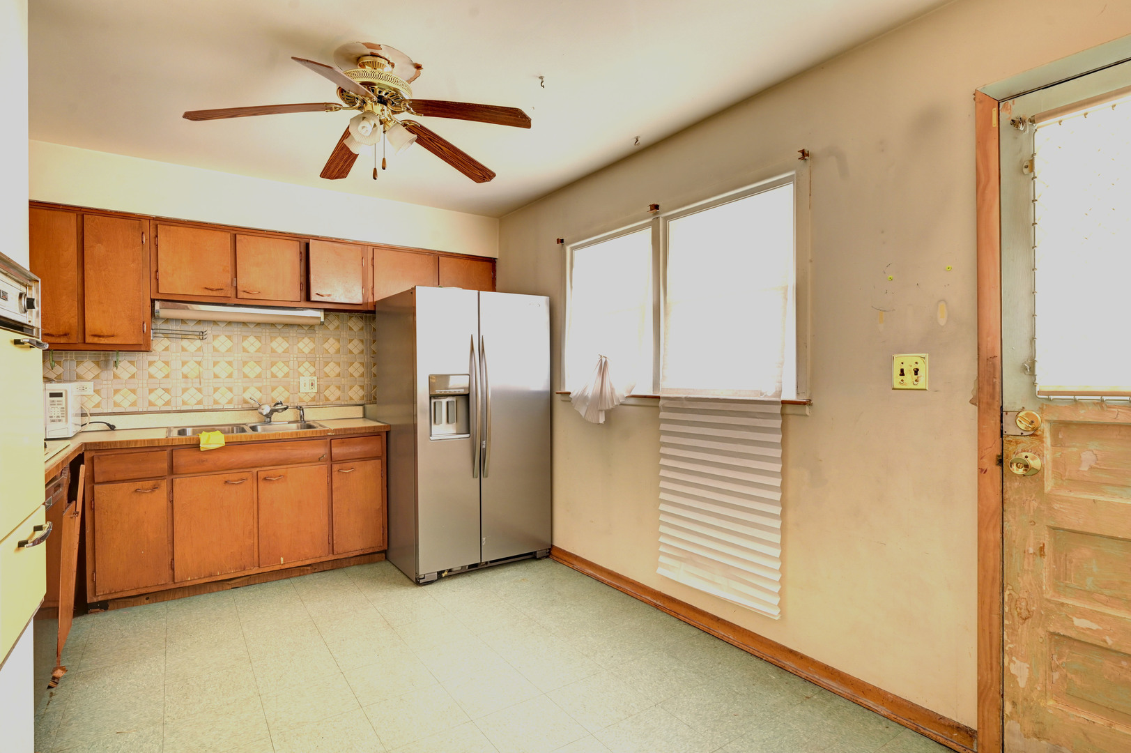9143 South Cottage Grove Avenue Chicago IL 60619