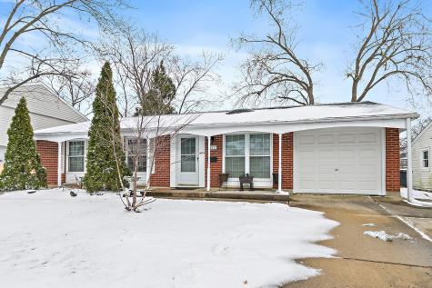 213 Villa Road Streamwood IL 60107