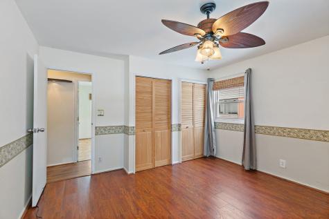 213 Villa Road Streamwood IL 60107