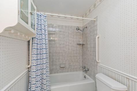 213 Villa Road Streamwood IL 60107