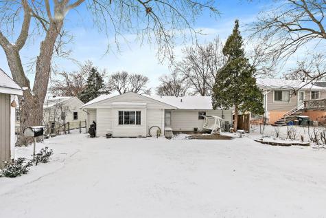 213 Villa Road Streamwood IL 60107