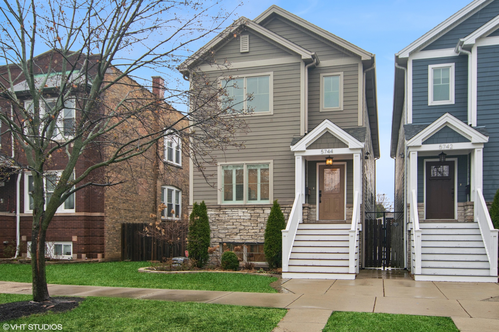 5744 West Ainslie Street Chicago IL 60630