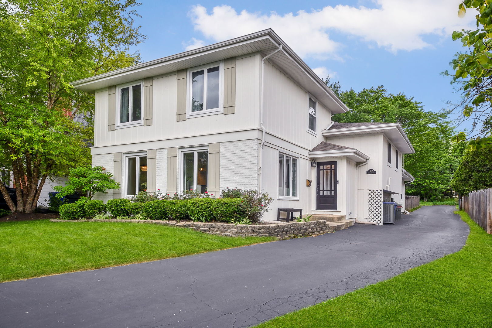 312 Spring Avenue Glen Ellyn IL 60137