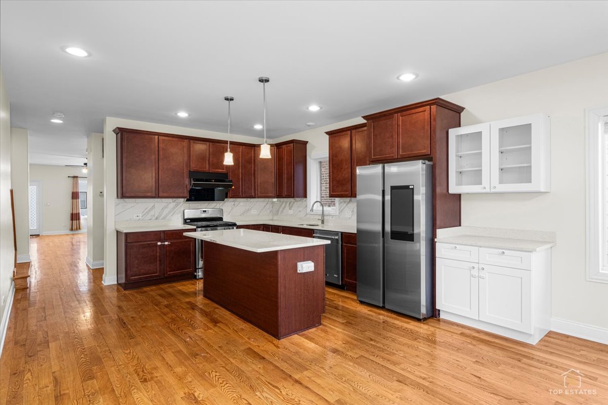 3326 South Lituanica Avenue Chicago IL 60608