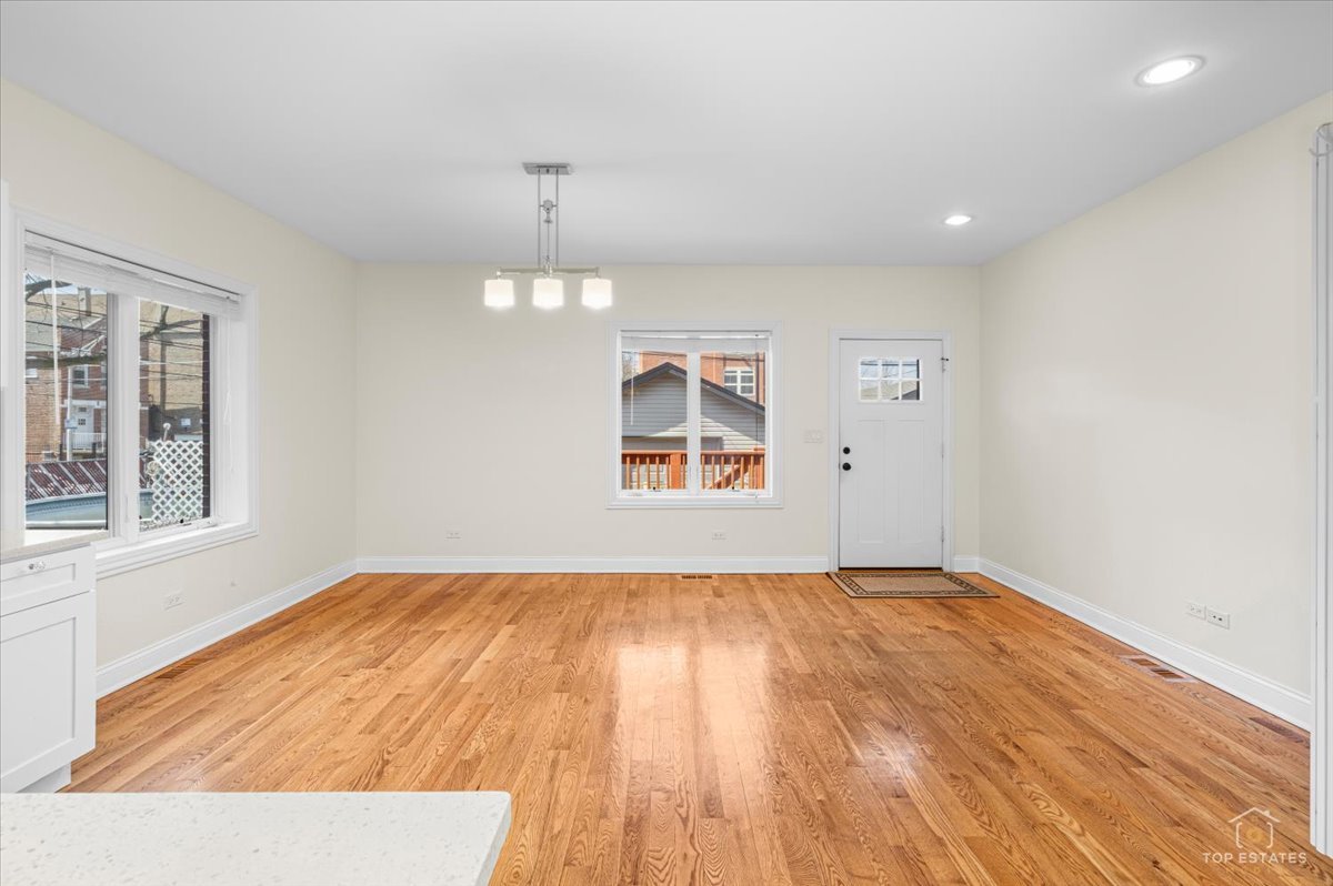 3326 South Lituanica Avenue Chicago IL 60608