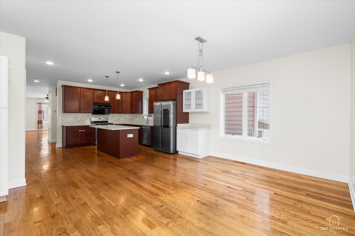 3326 South Lituanica Avenue Chicago IL 60608