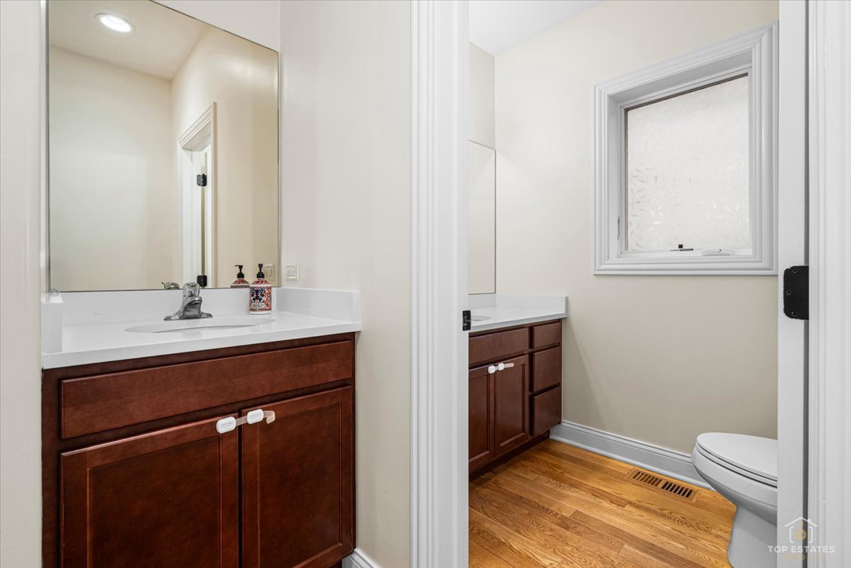 3326 South Lituanica Avenue Chicago IL 60608