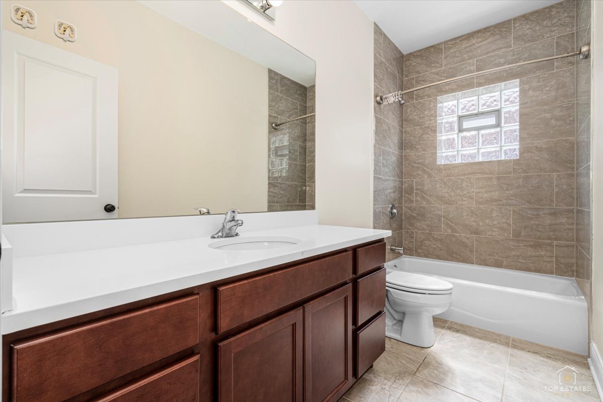 3326 South Lituanica Avenue Chicago IL 60608