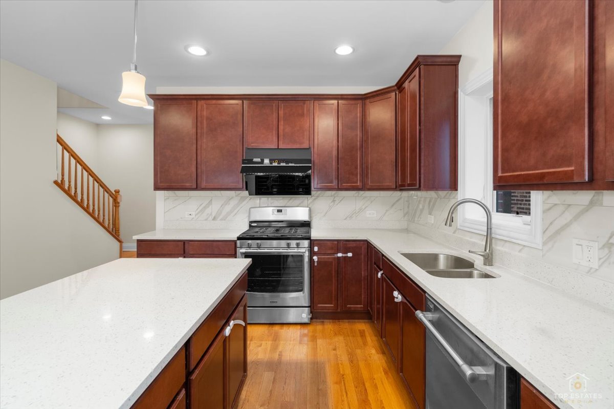 3326 South Lituanica Avenue Chicago IL 60608