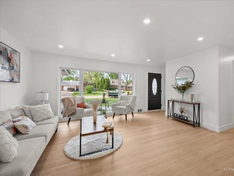 2015 Maplewood Road Northbrook IL 60062