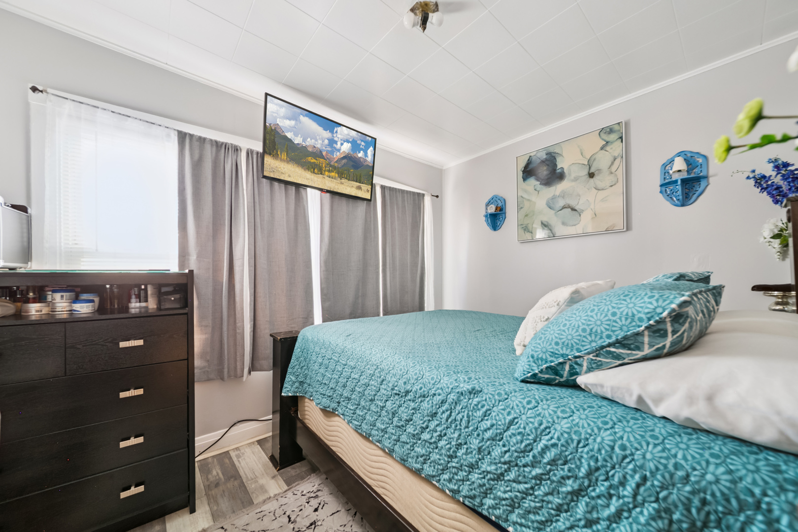 5021 West Nelson Street Chicago IL 60641