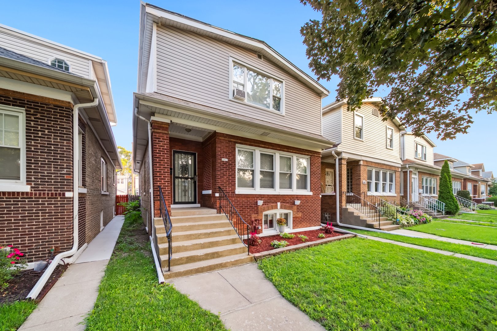 5021 West Nelson Street Chicago IL 60641