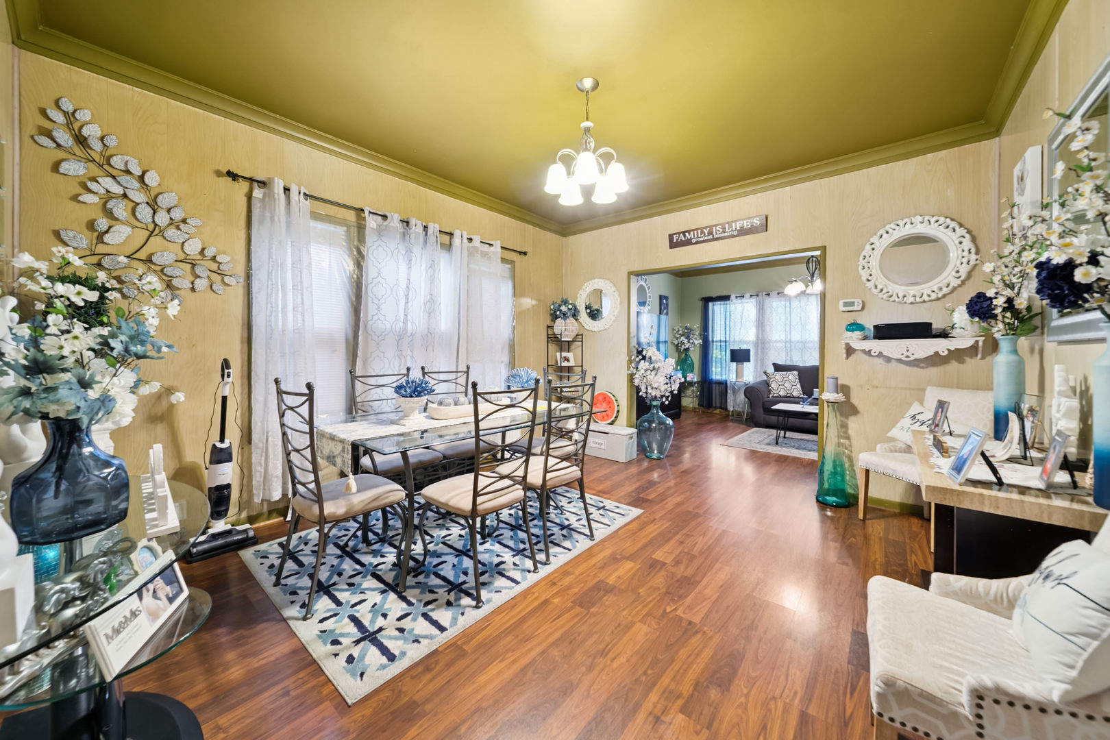 5021 West Nelson Street Chicago IL 60641