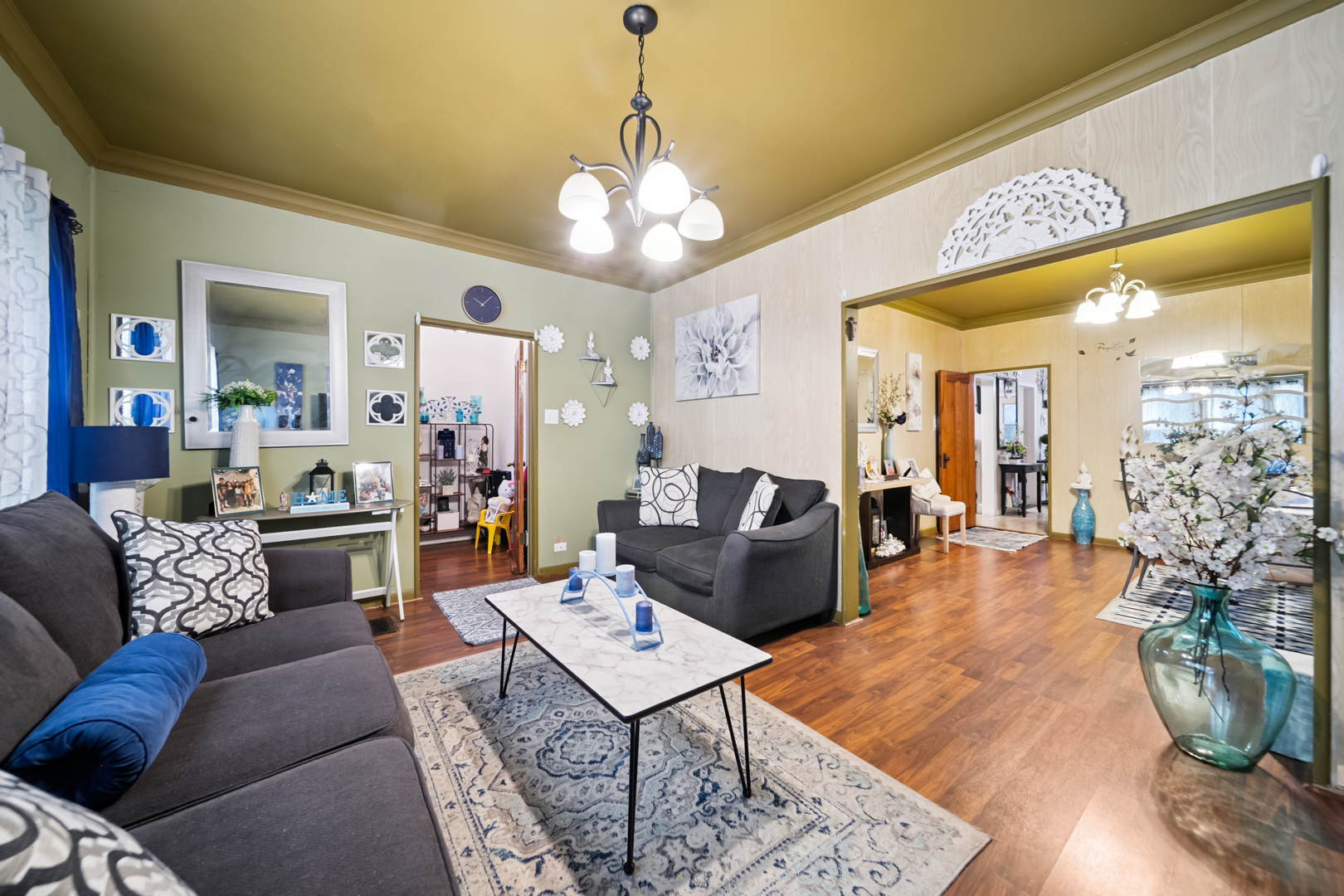 5021 West Nelson Street Chicago IL 60641