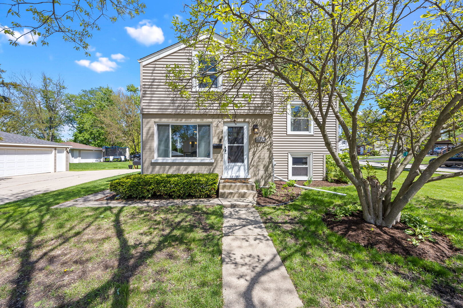 623 South Green Valley Drive Lombard IL 60148
