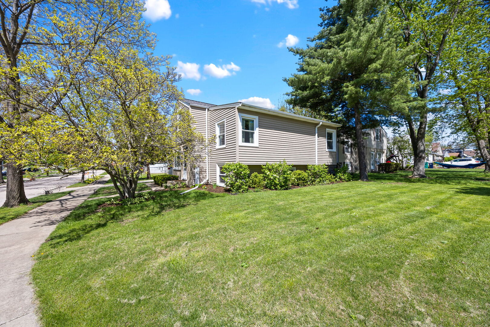 623 South Green Valley Drive Lombard IL 60148