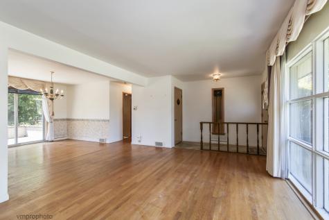 109 West Berkshire Lane Mount Prospect IL 60056