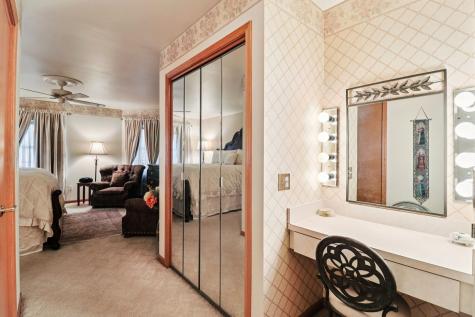 1923 Schomer Court Aurora IL 60505